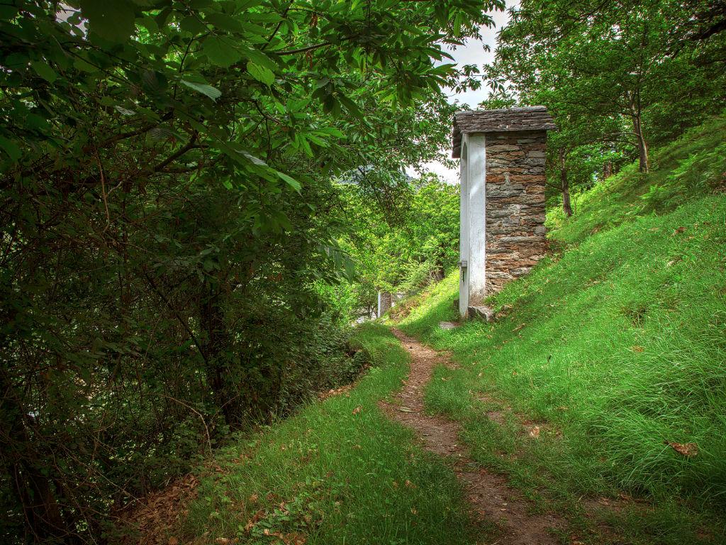 Image 2 - Via Crucis