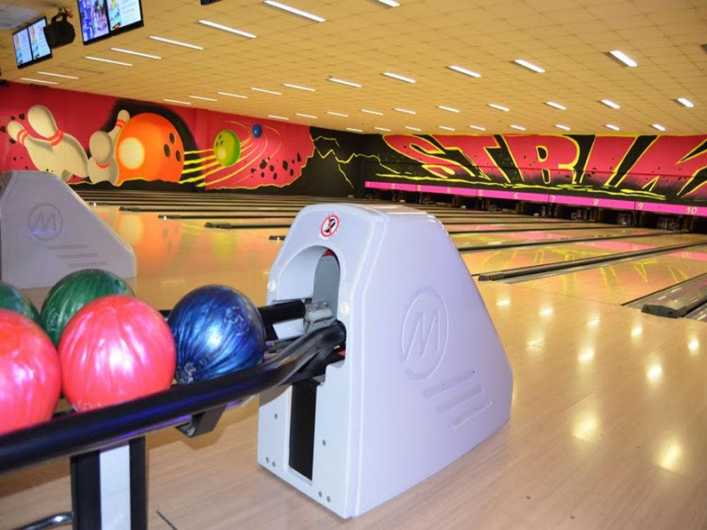 Image 2 - American Bowling