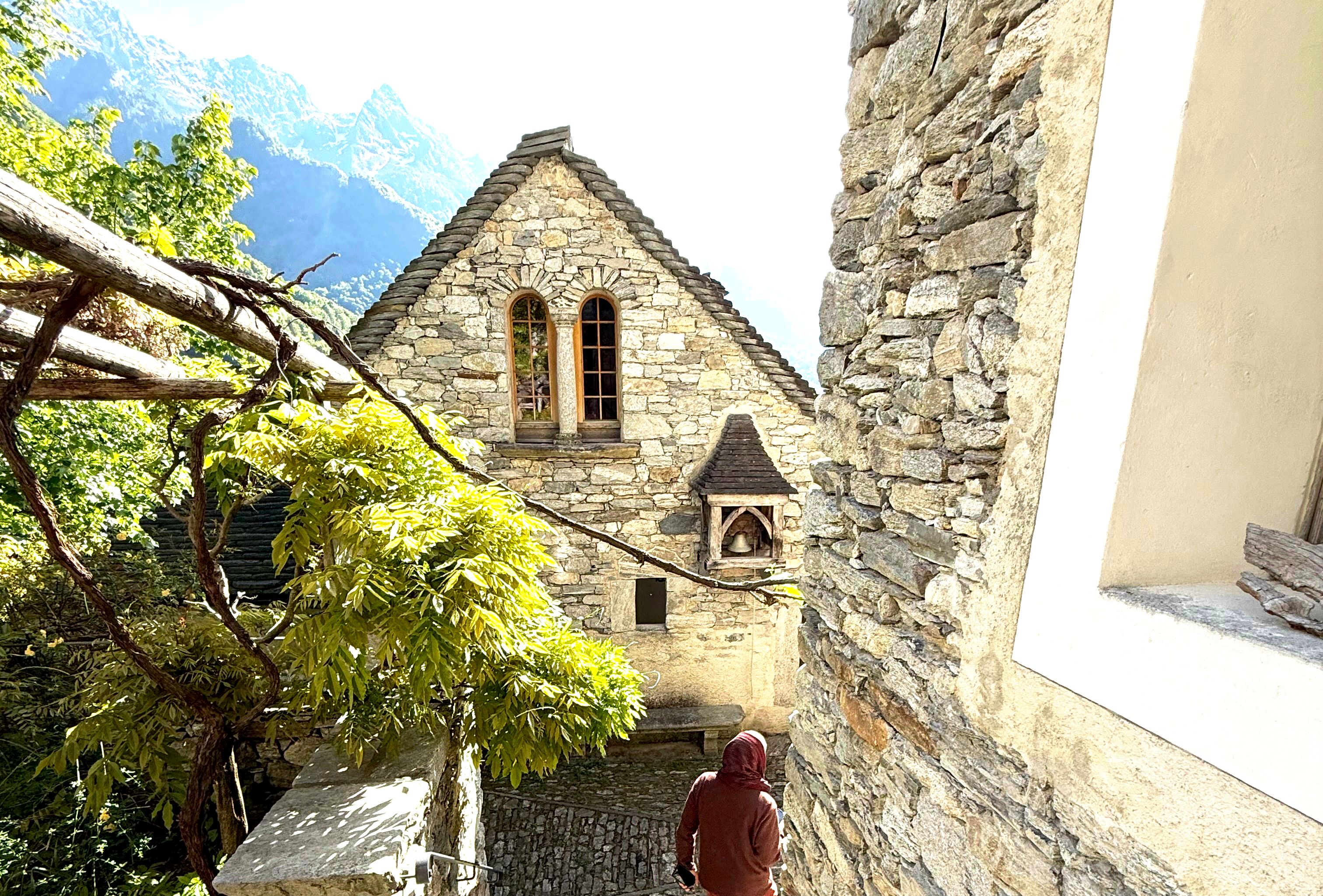 Image 3 - 
