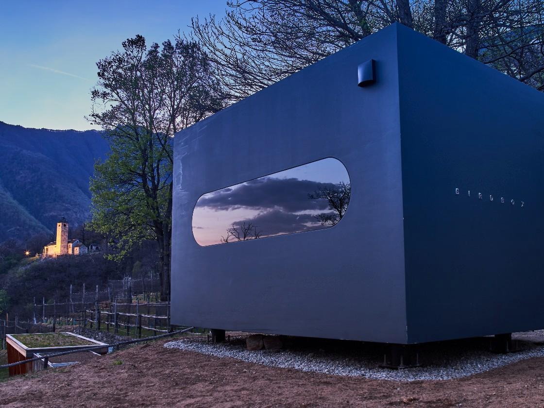 Image 0 - Birdbox Curzútt