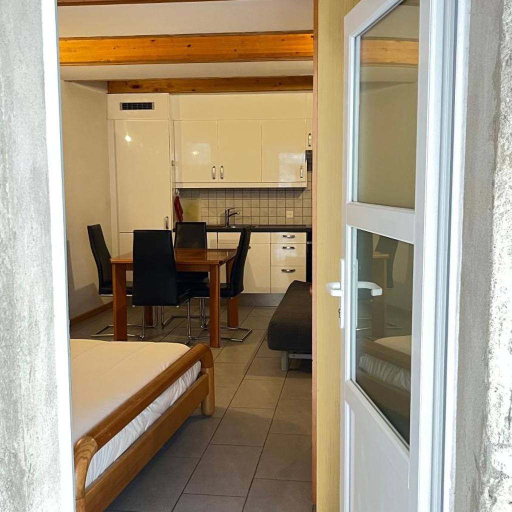 Image 0 - Quiet Flat in Nature in Lugano