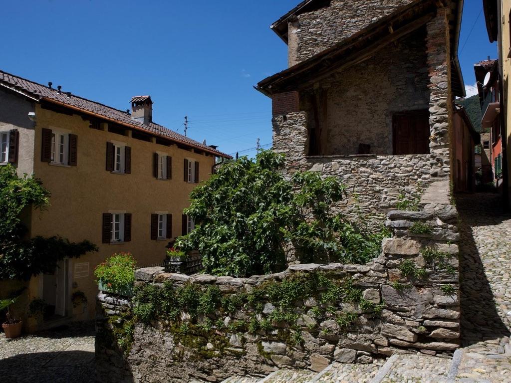 Image 1 - Miglieglia