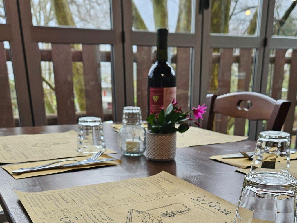 Image 0 - Grotto Lino