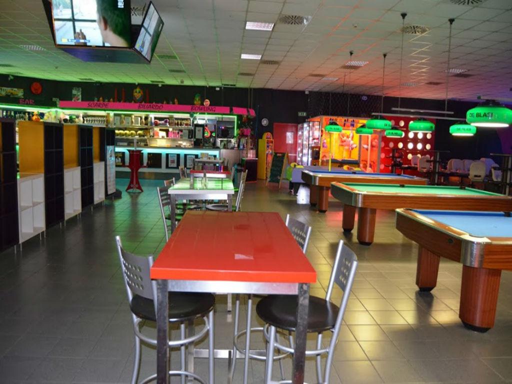 Image 0 - American Bowling