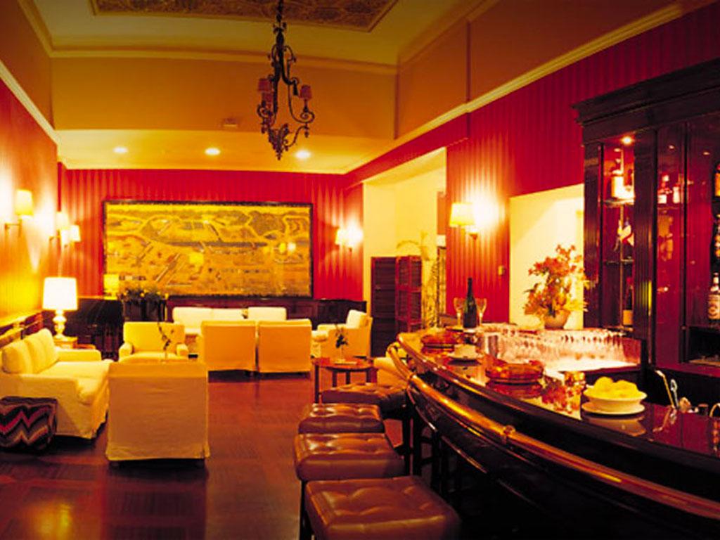 Image 6 - Hotel De La Paix