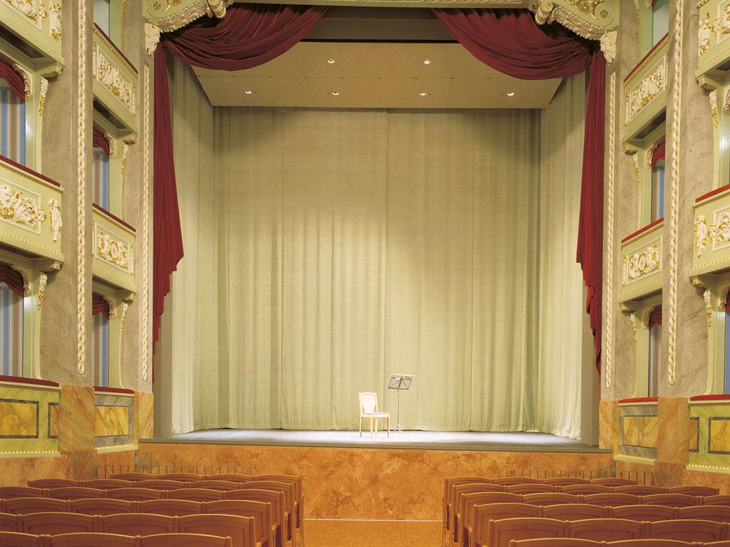 Image 7 - 
