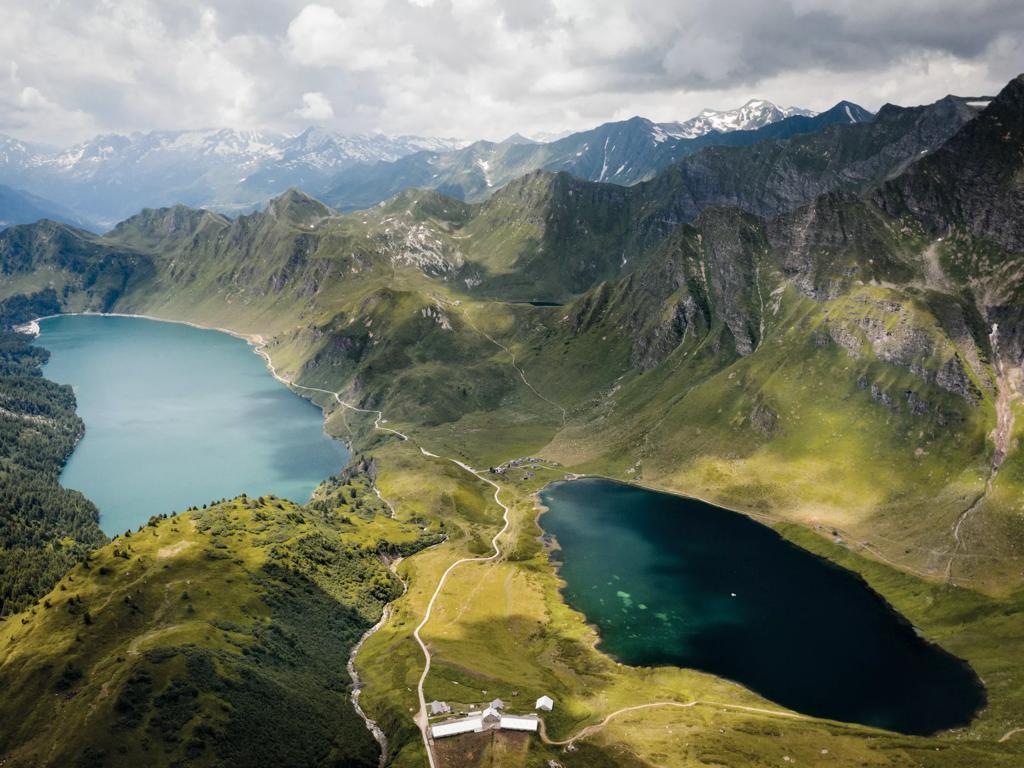 Image 0 - Vacances à randonnée: Chemin des cols alpins, Vella - Airolo