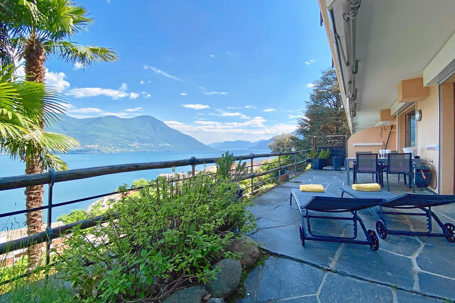 Image 0 - 3,5 room holiday apartment 'Residenza Calebris-Comfort', Via Costa di Dentro 24, Brissago, Lago Maggiore
