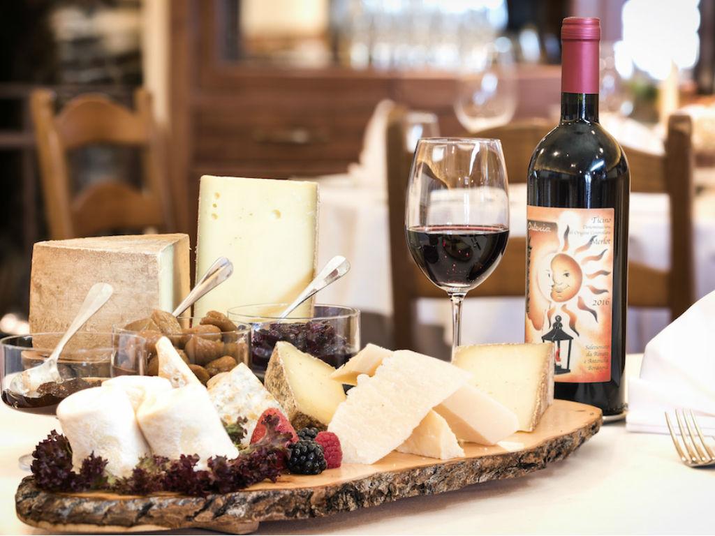 Image 0 - Osteria Lanterna