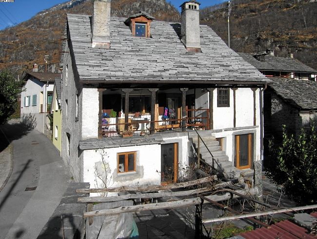 Image 0 - 1,5 room holiday apartment, La Caraa di Giönn, Maggia, Valle Maggia