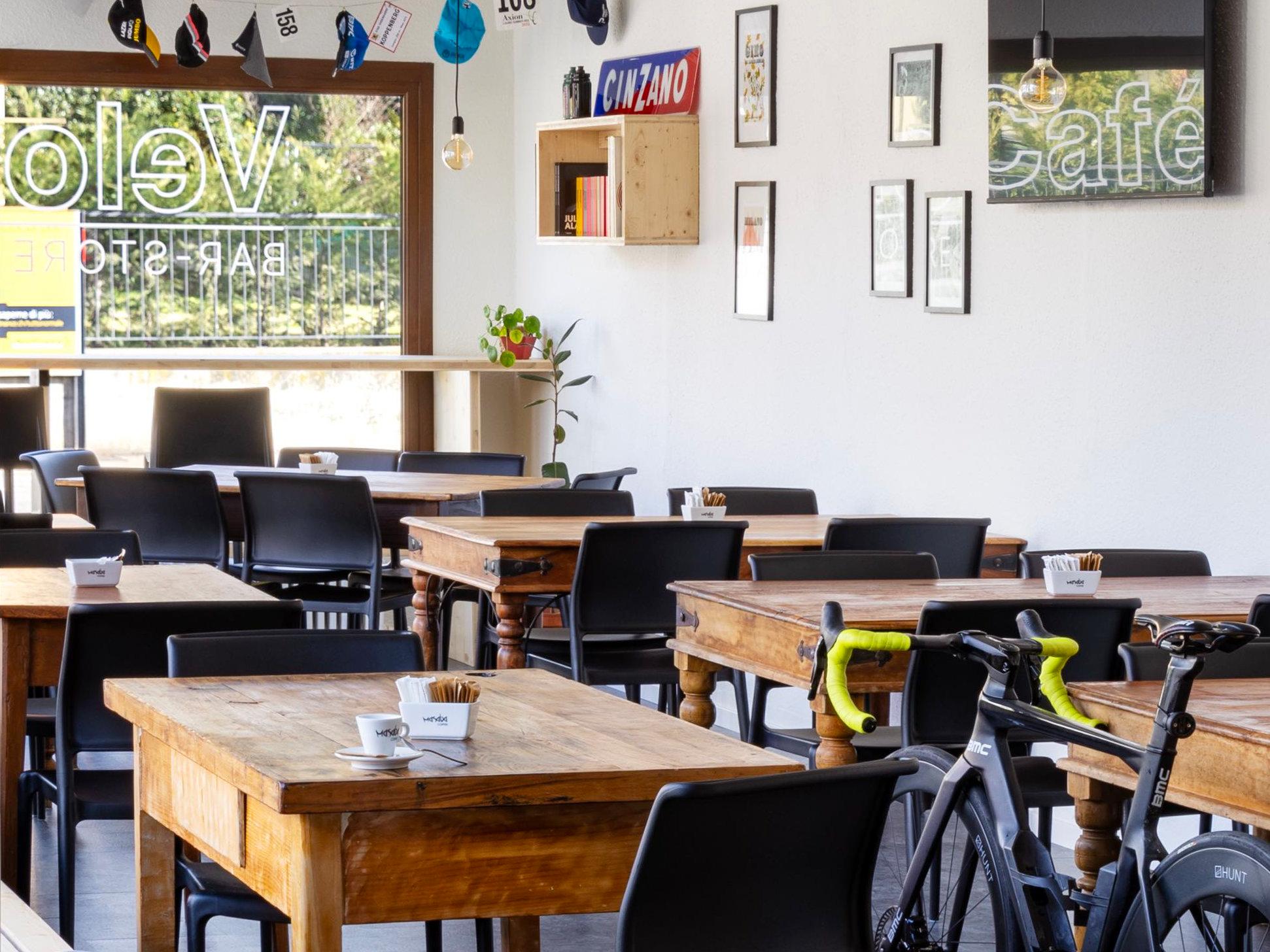 Image 0 - Velo Café Bar - Store e Customs 