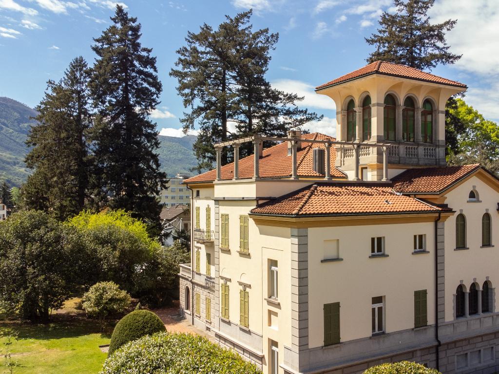 Image 0 - Führung: Geschichte von Villa und Park