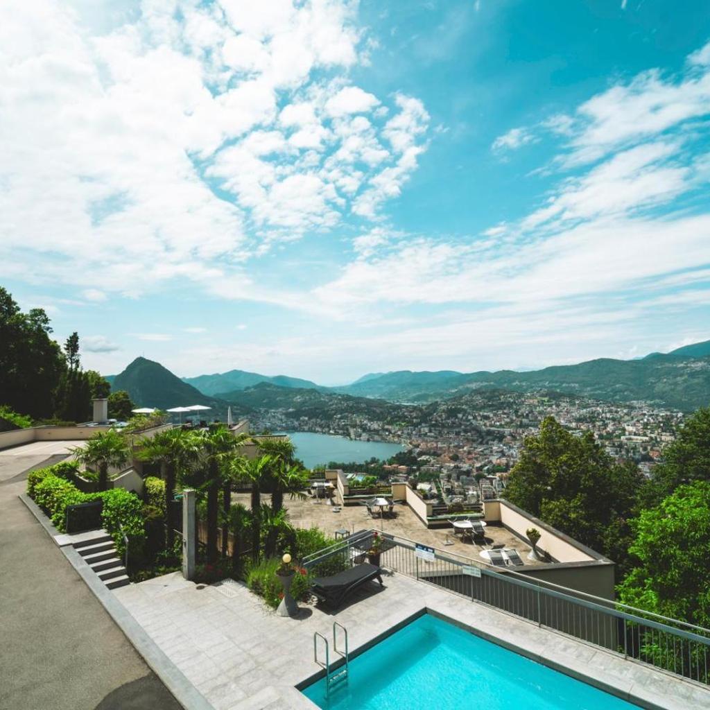 Image 0 - Tessa&Aurora - Incredible Lake View & Pool with Parking