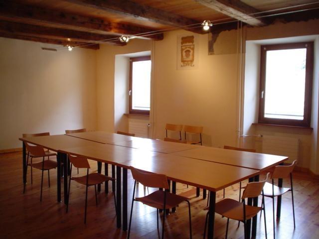 Image 2 - 