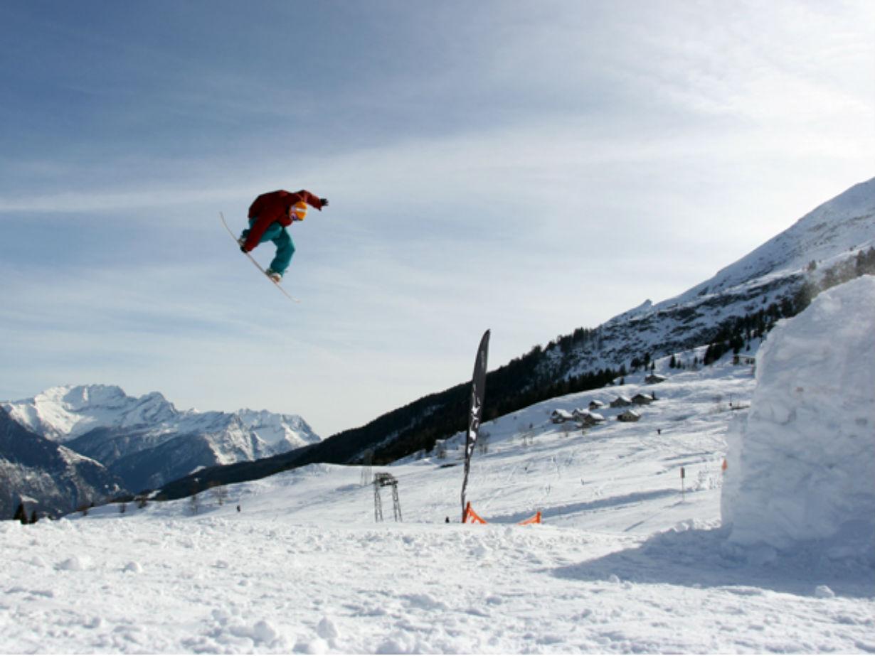 Image 1 - Winter equipment rental