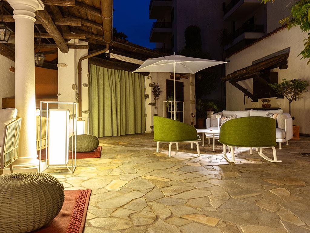 Image 6 - Caesar's Restaurant