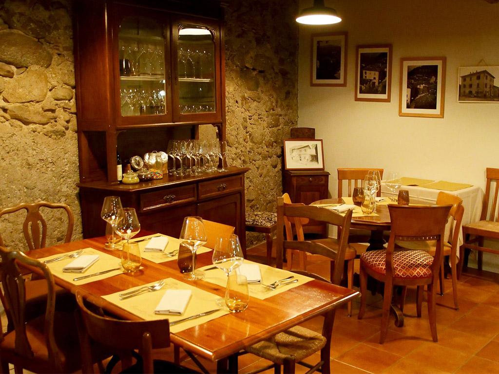 Image 1 - Osteria Caffè Lüis