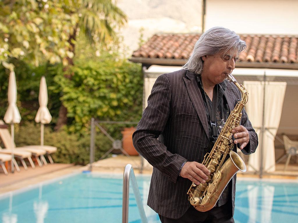 Image 5 - Caesar's Restaurant