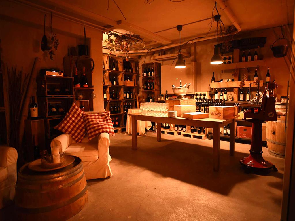 Image 0 - 8e20 Banqueting & Co.