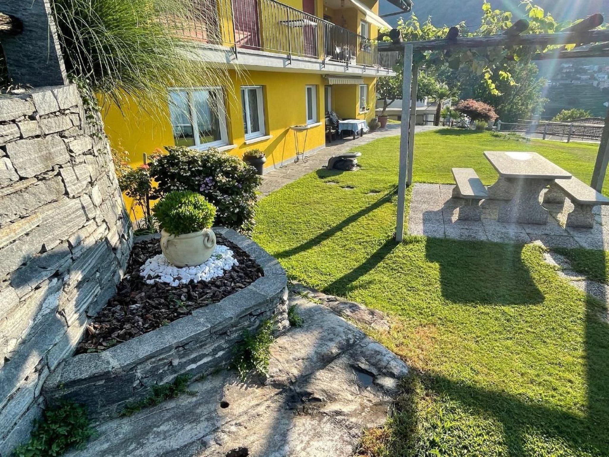 Image 0 - CASA GIALLA
