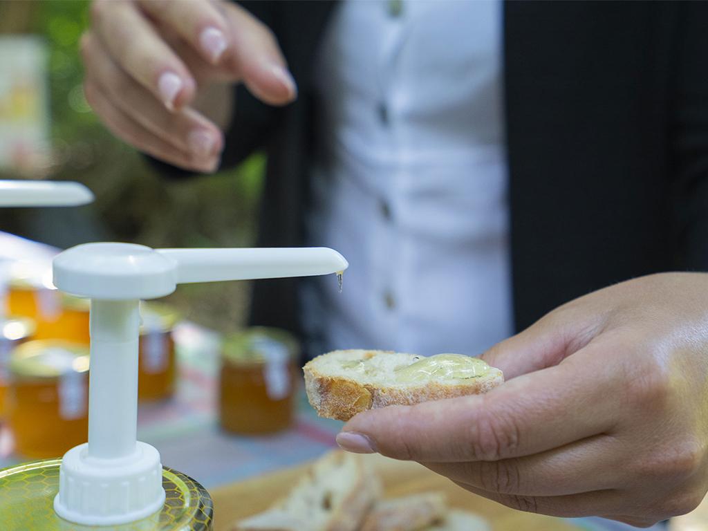 Image 2 - Alla scoperta delle api di Oreste - visita all’apiario con degustazione