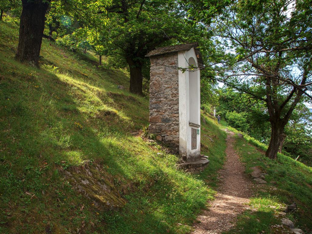 Image 3 - Via Crucis