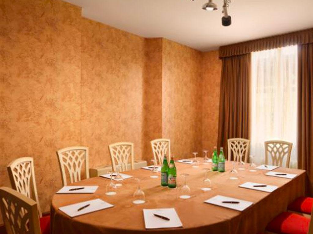 Image 13 - Hotel De La Paix