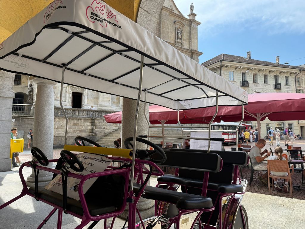 Image 0 - Il risciò rosa del Giro d'Italia