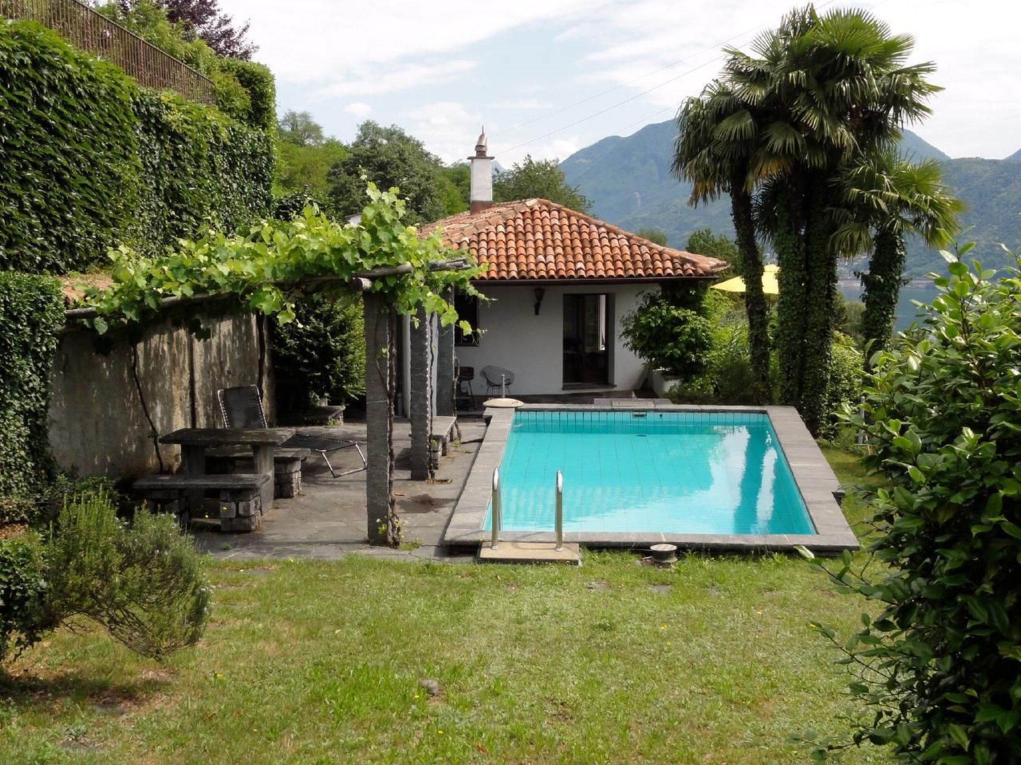 Image 0 - Casa Ranica mit Pool