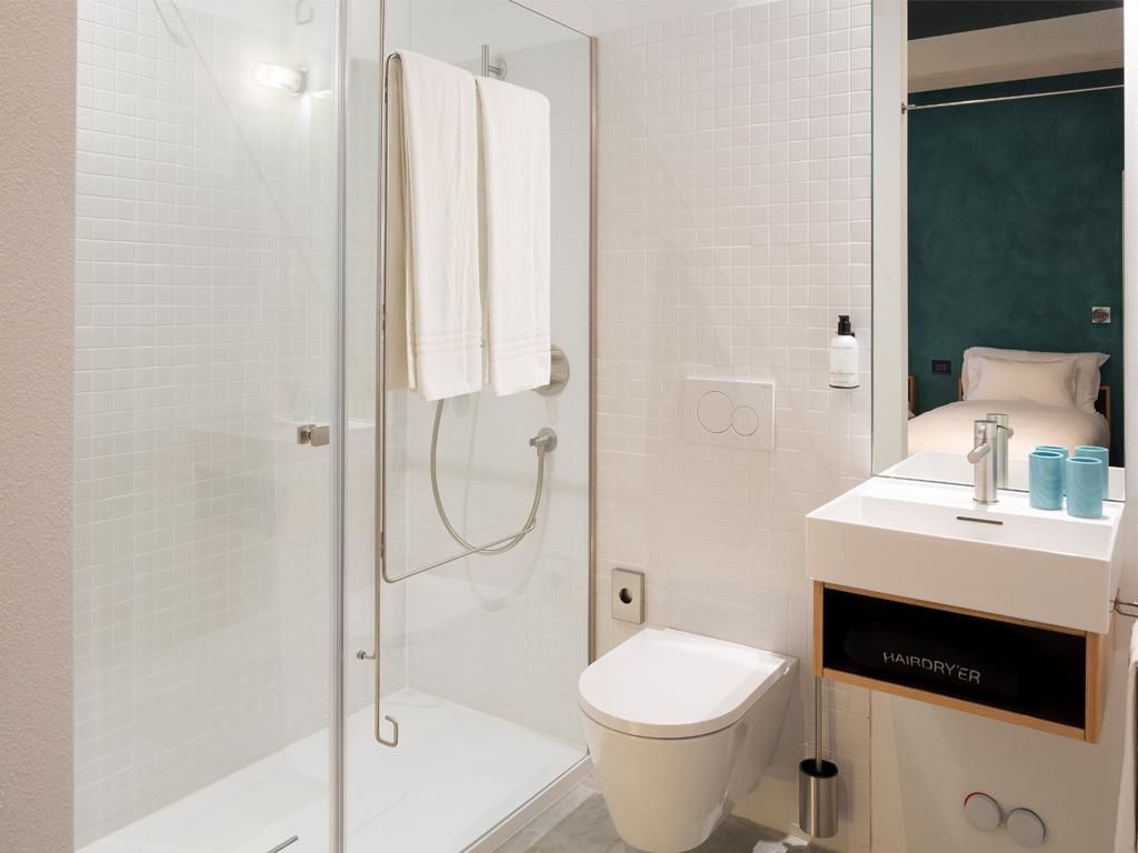 Image 8 - Riva Rooms & Studios