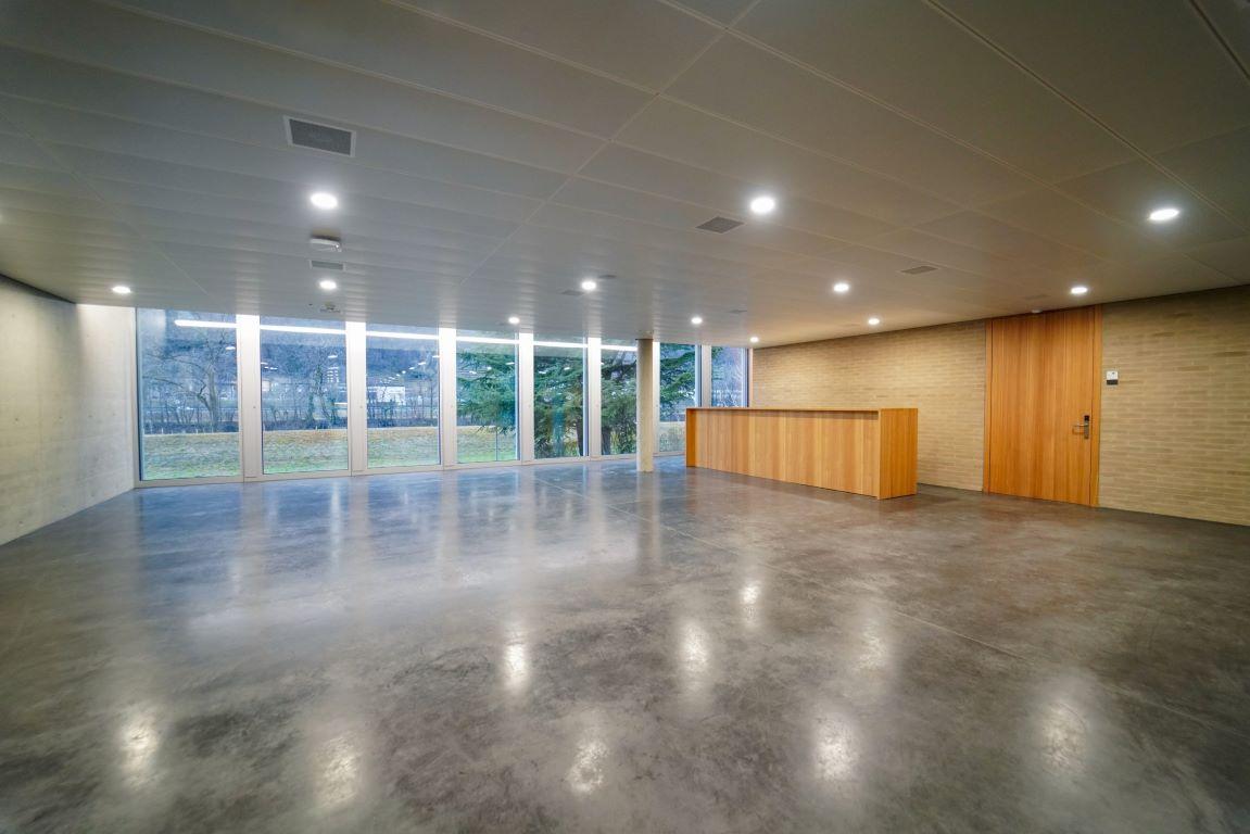 Image 3 - 