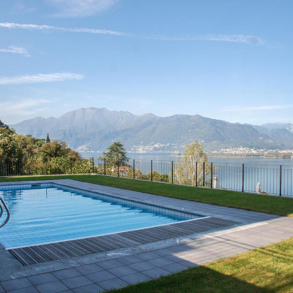Image 0 - Apartment Top Lakeview by Interhome
