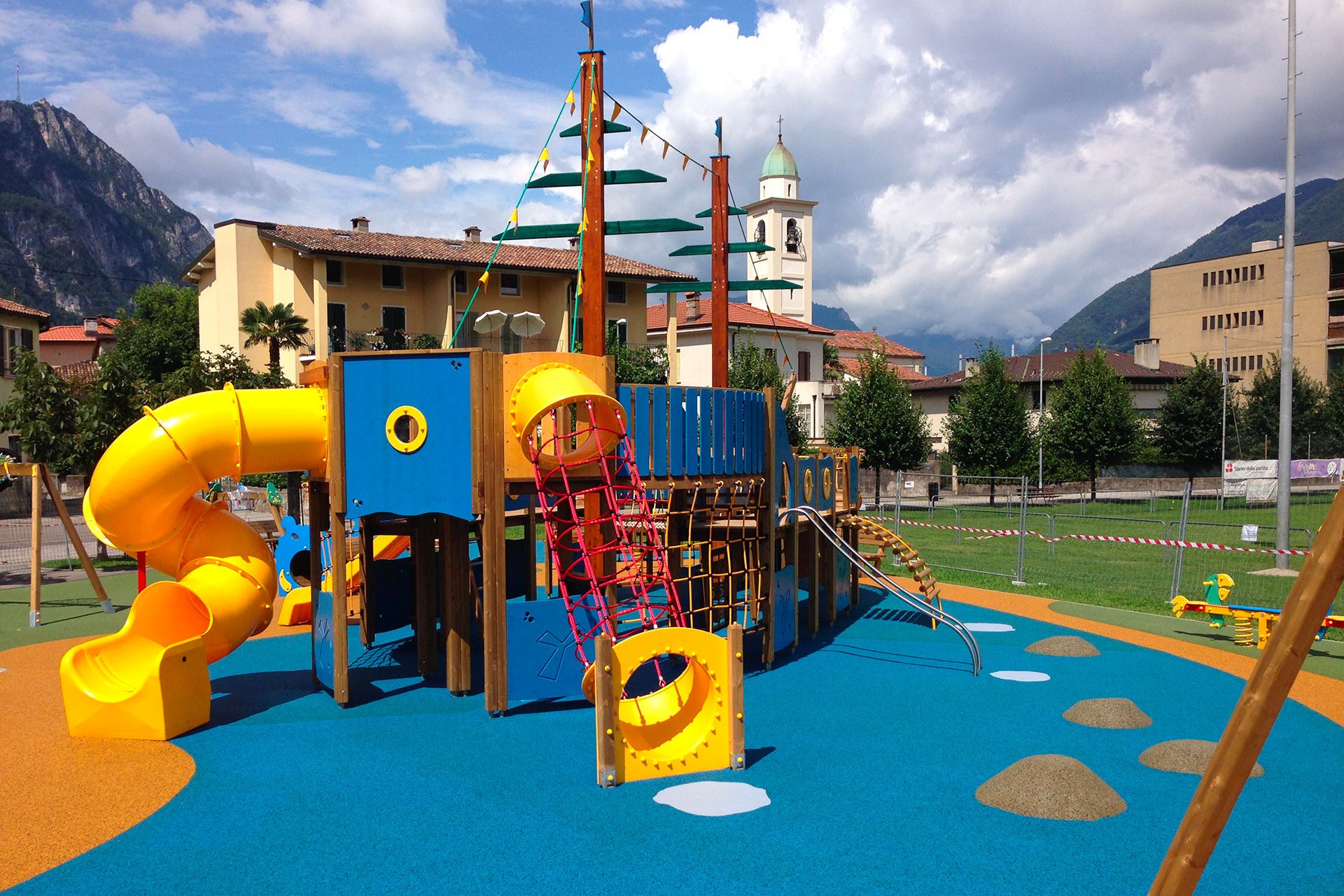 Image 5 - Parco giochi, Melide
