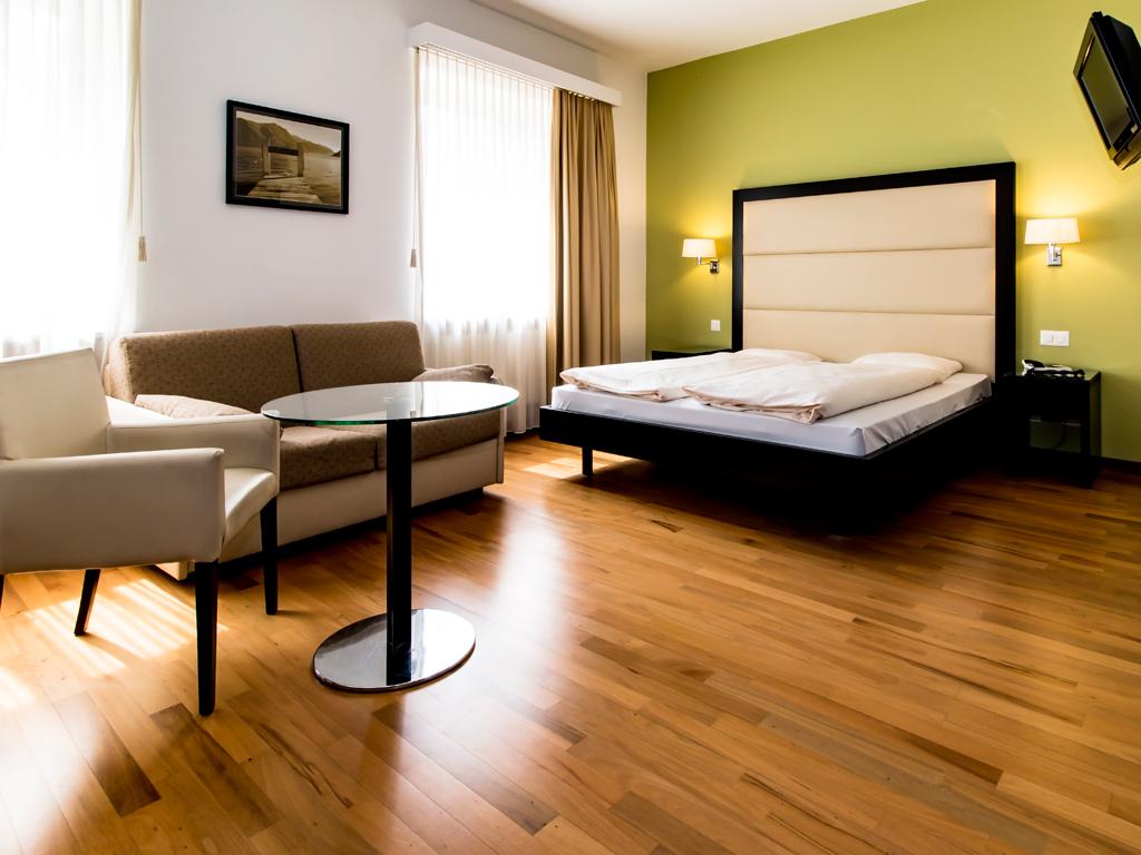 Image 1 - Hotel Touring e Mövenpick Restaurants