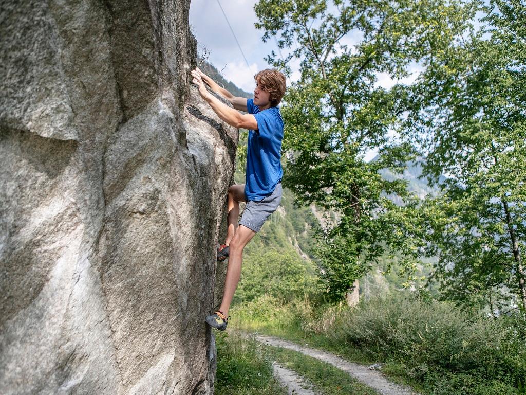 Image 1 - Chironico Boulder 