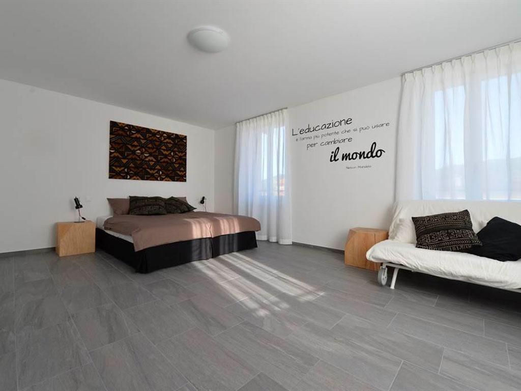 Image 4 - Salotto Brè