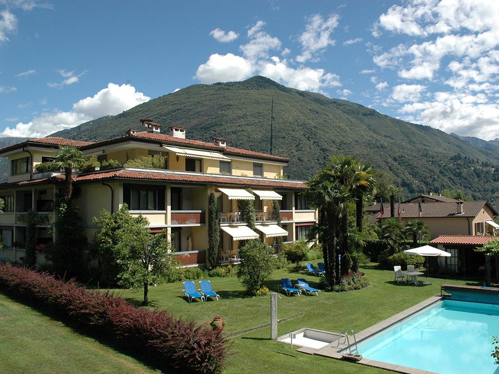 Image 1 - Villa Siesta, Park & Pool Living