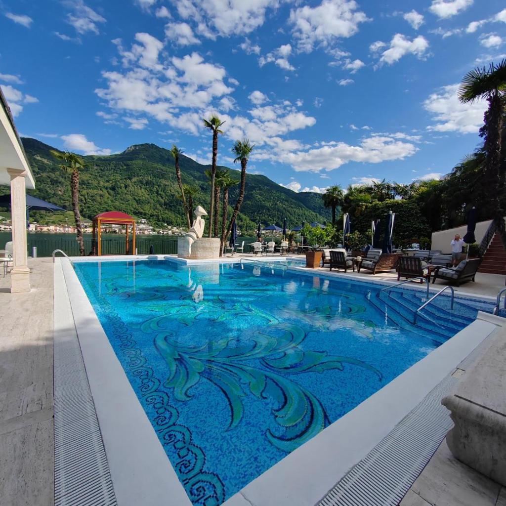 Image 0 - Platinum Suite & Spa
