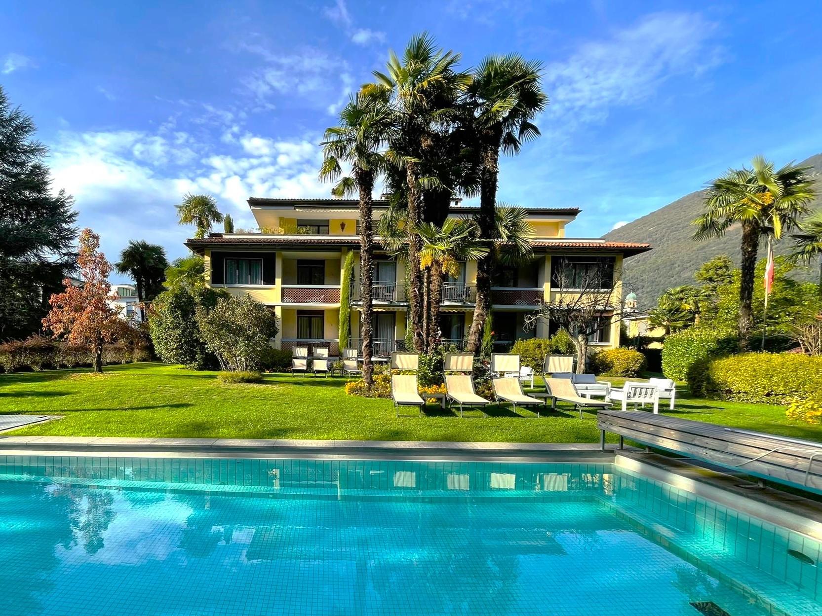 Image 0 - Villa Siesta, Park & Pool Living