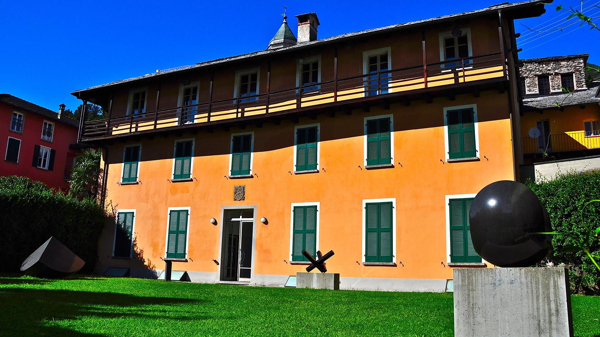 Image 5 - Locarno e la sua città vecchia