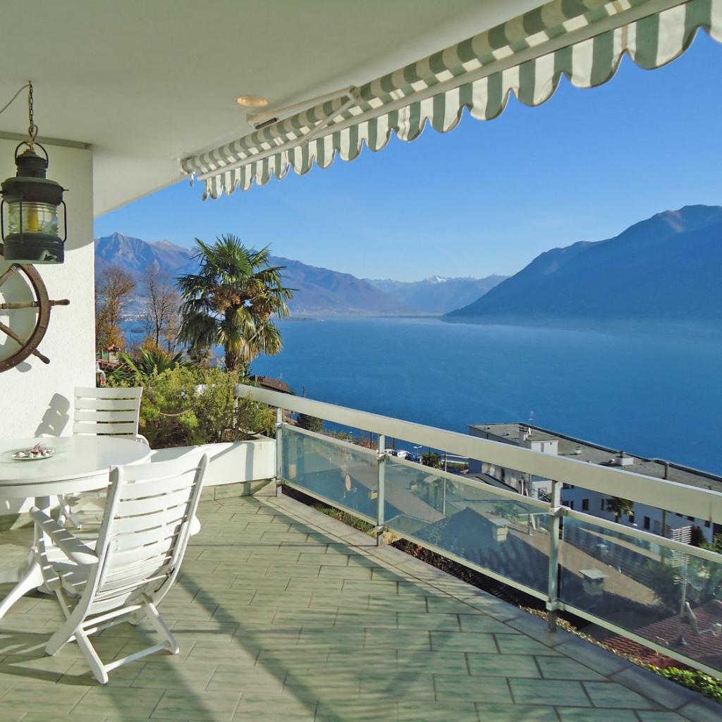 Image 0 - Casa Martina, 4,5-Zimmerhaus by HolAp SA