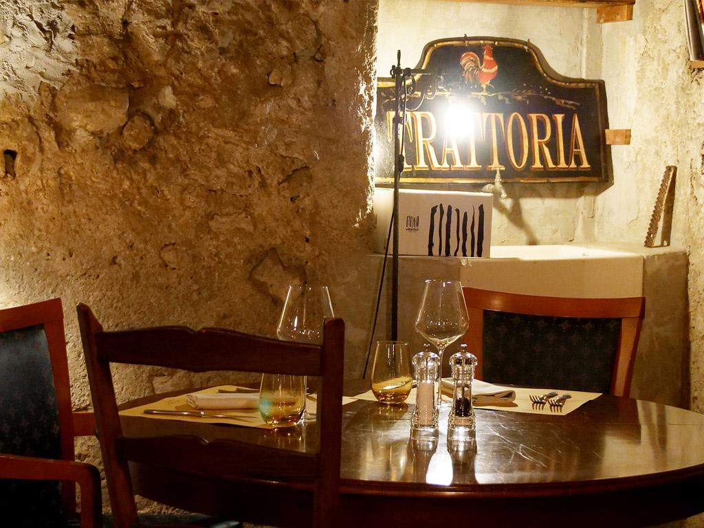 Image 2 - Osteria Caffè Lüis