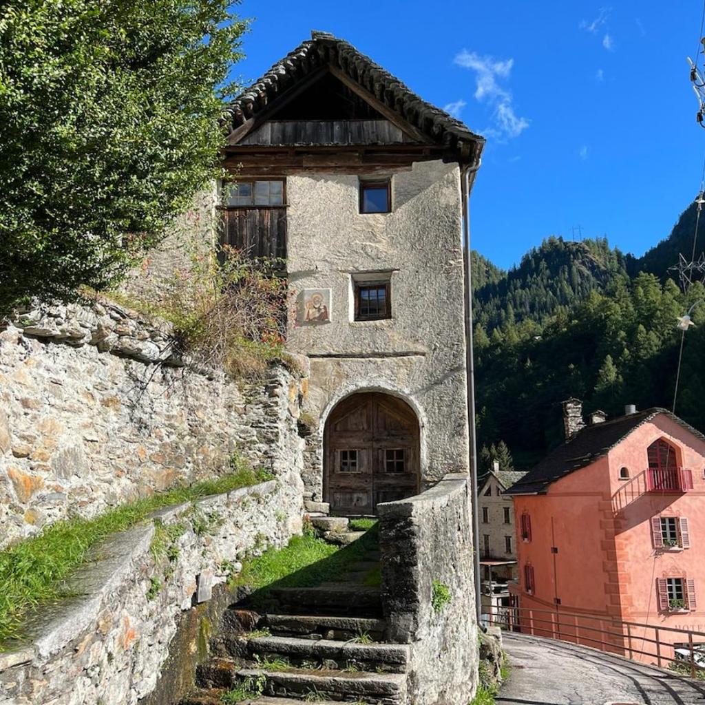 Image 0 - Bijou aus dem 18 Jahrhundert im Maggiatal