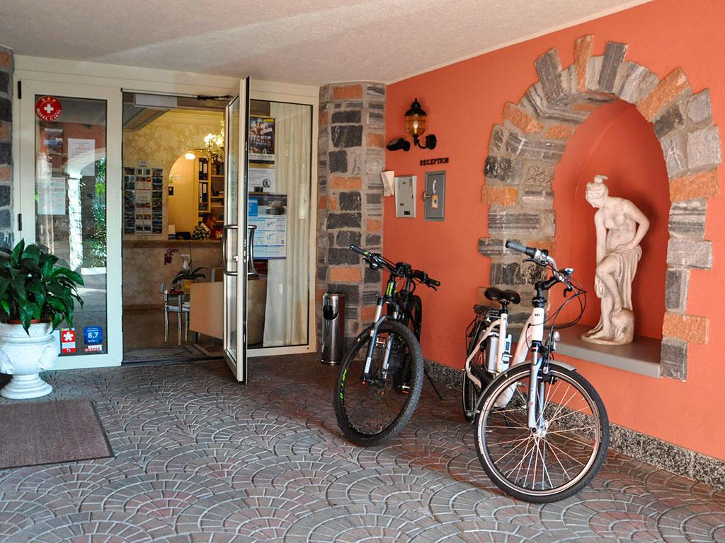 Image 2 - Hotel Villa del Sole Garni