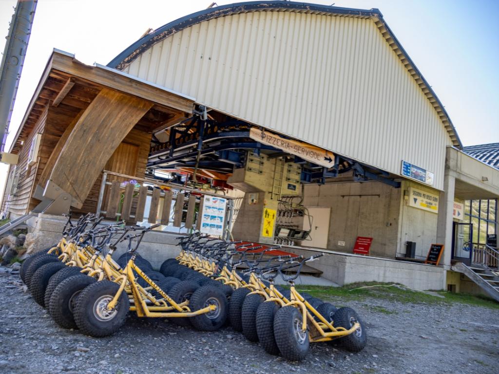 Image 10 - Talfahrt auf dem Monster Roller Bosco Gurin