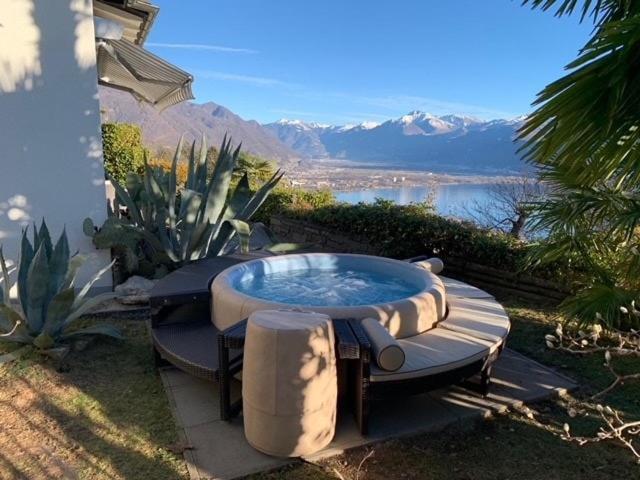 Image 0 - Casa Helios - traumhafte Seesicht, Jacuzzi, Sauna
