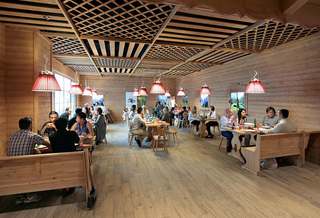 Image 2 - Chalet Suisse fondue, raclette & swiss specialties c/o Foxtown