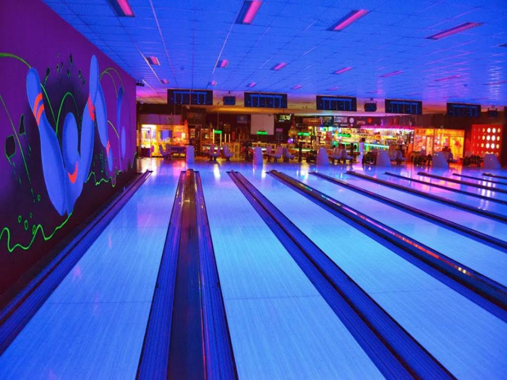 Image 4 - American Bowling