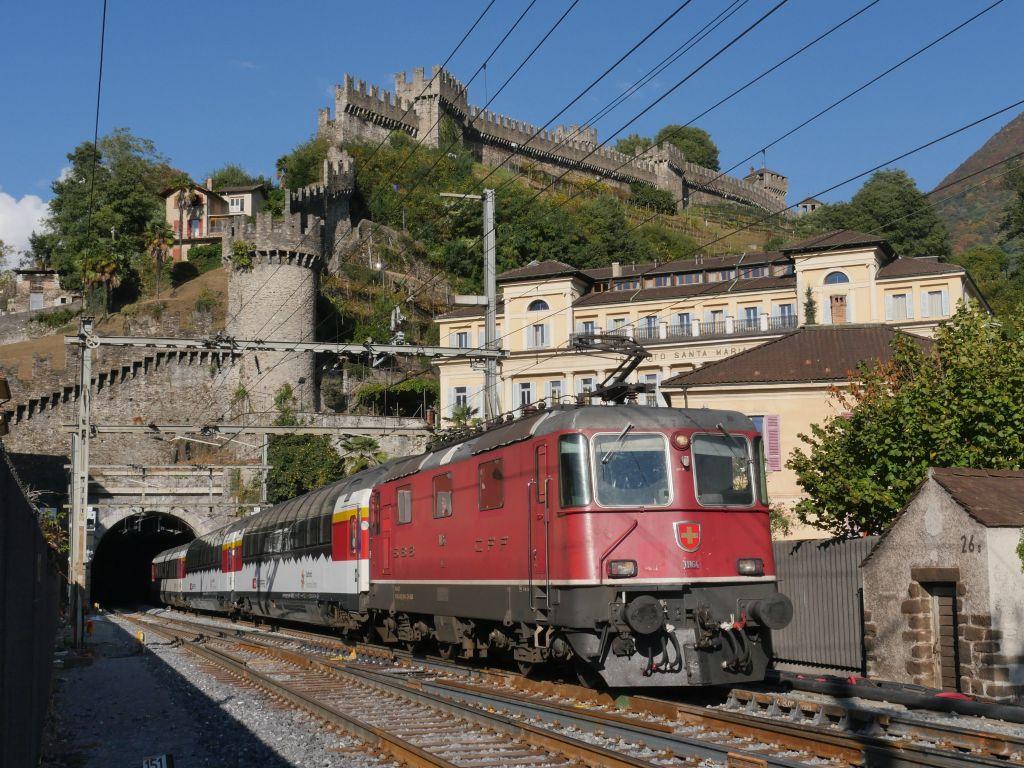 Image 3 - Gotthard Panorama Express