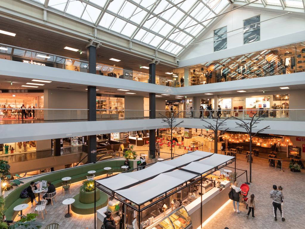 Image 2 - FoxTown Factory Stores